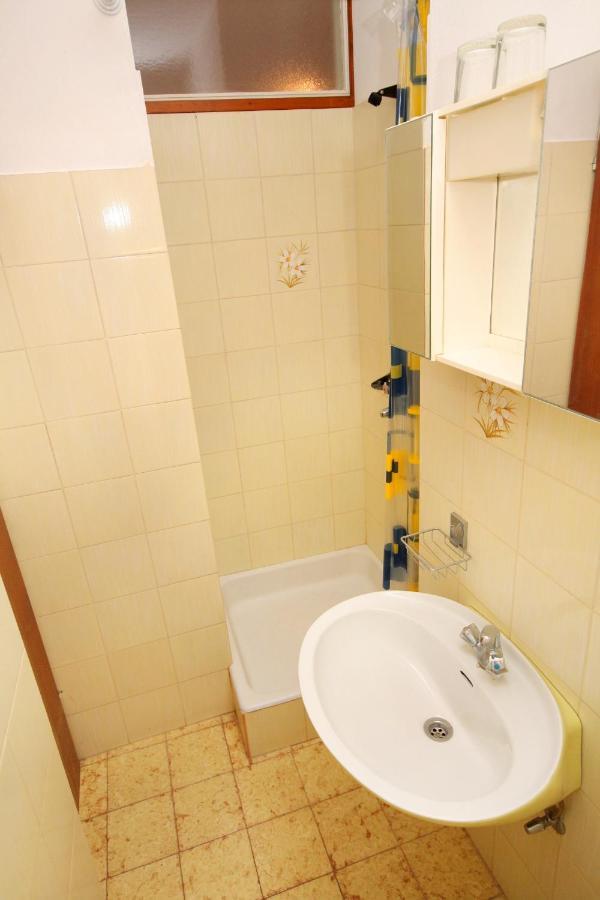 Apartments And Rooms With Parking Space Palit, Rab - 5061 Bagian luar foto
